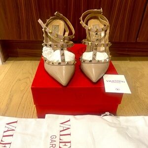 Valentino Garavani Rockstud Pump